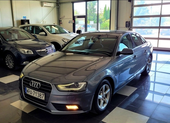 Audi A4 cena 43900 przebieg: 348000, rok produkcji 2012 z Pionki małe 704